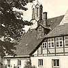 Blick in den Innenhof des Klosters Marienwerder Mitte des 20. Jahrhunderts: Im Hintergrund ist der Kirchturm zu sehen.