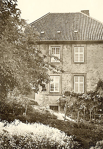 Blick in einen Teil des Gartens des Klosters Marienwerder Mitte des 20. Jahrhunderts, in dem Obst angebaut wurde.